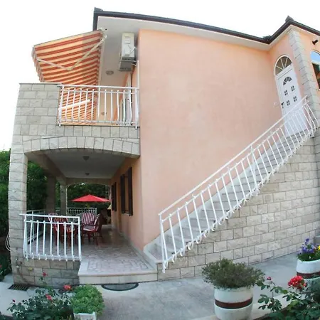 Apartment Bareta *